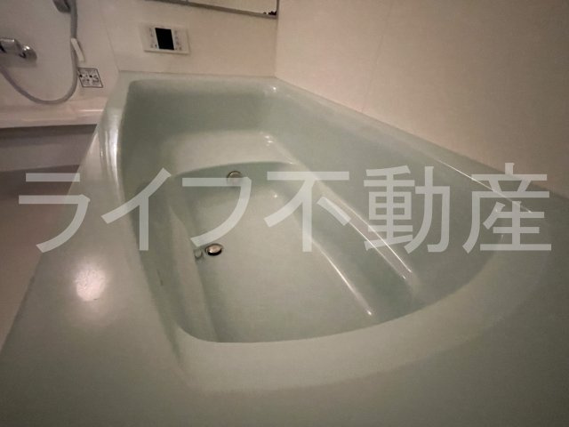 グランシャリオ A棟の浴室|落ち着いた空間のお風呂です