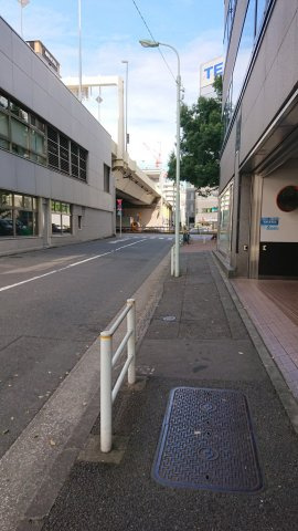 東貨ビルの周辺
