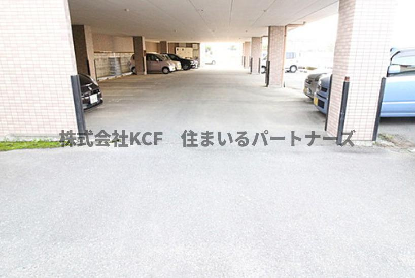 STハイランドの駐車場