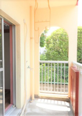 【バルコニー】 | 大石ハイツ | 暖かな日差しのふりそそぐバルコニー