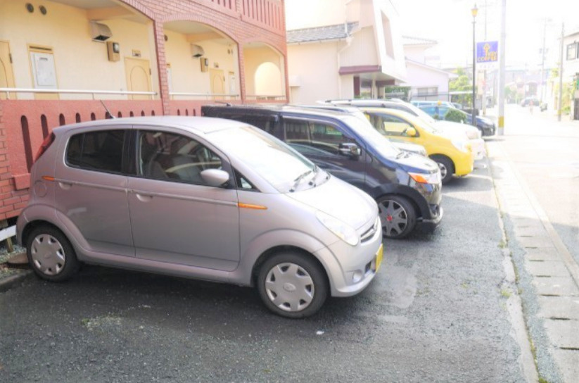 大石ハイツの駐車場|カースペースがあります