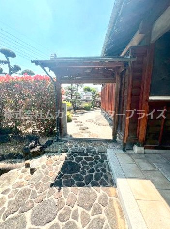 枚方市禁野本町２丁目古民家のエントランス