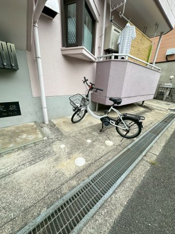 第3摂津マンションの駐車場