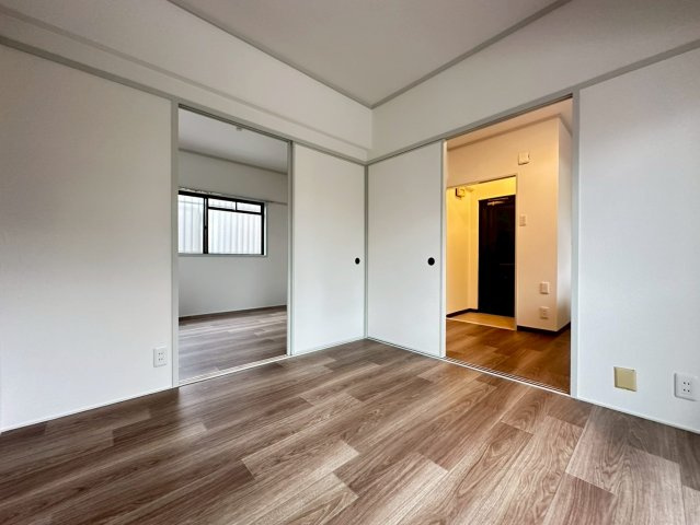 第3摂津マンションの洋室