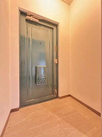 第3摂津マンションの玄関