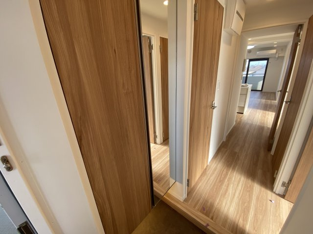 ワコーレ所沢Ⅲの玄関