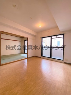 【居間・リビング】 | 　インぺリアルコート星田 | ゆったりとしたリビングです