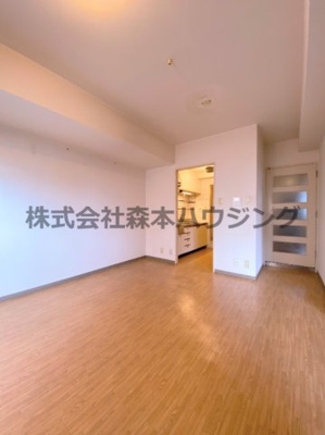 【居間・リビング】 | 　インぺリアルコート星田 | ゆったり過ごせるリビングです