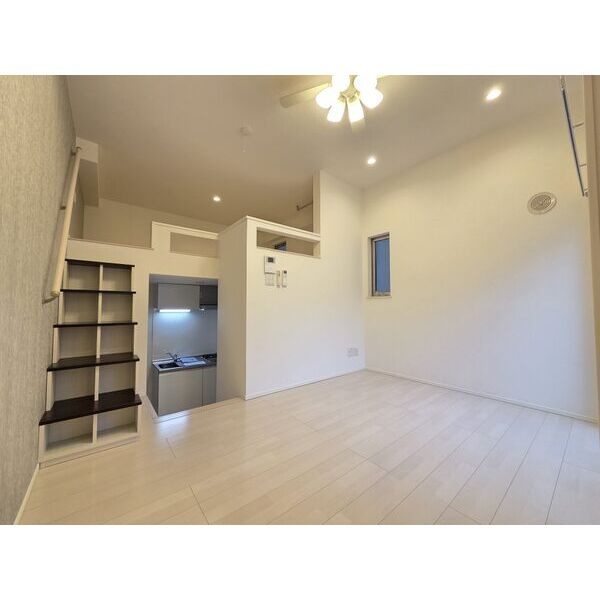 リエット　名古屋市賃貸　仲介手数料無料の居間・リビング