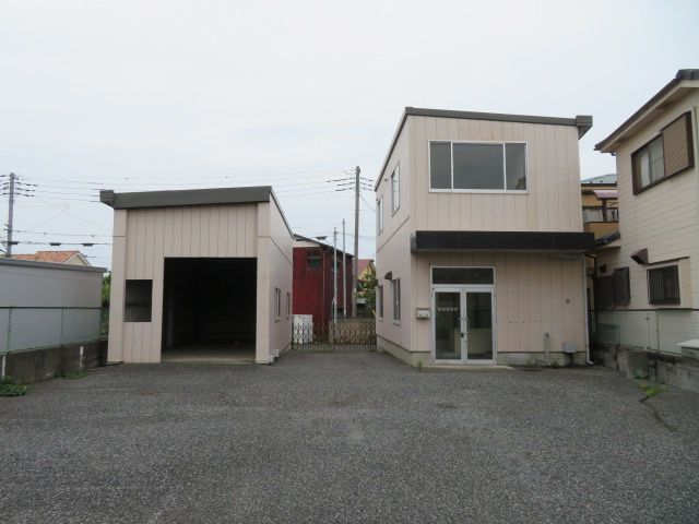 草加市青柳８丁目の倉庫