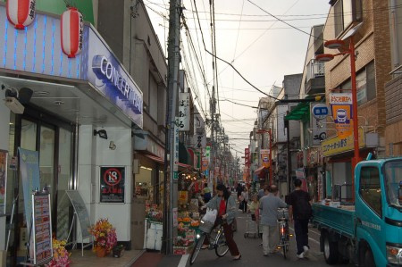 シエスタローズの周辺