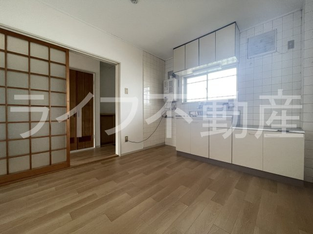 岩崎ハイツの居間・リビング|居間です