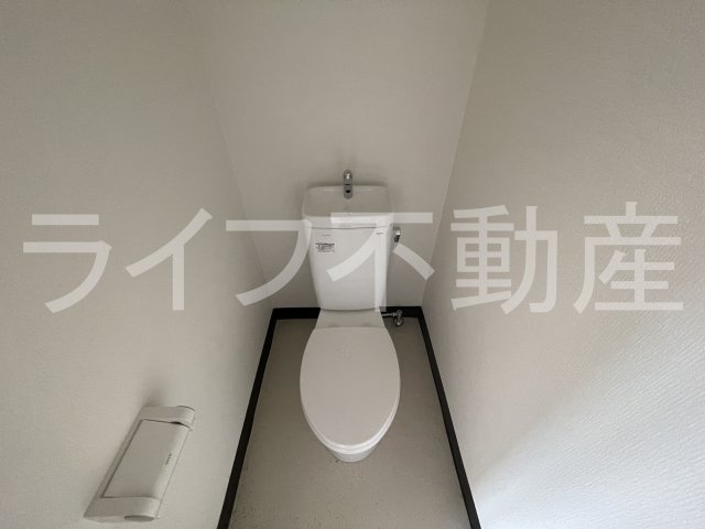 岩崎ハイツのトイレ|ゆったりとした空間のトイレです