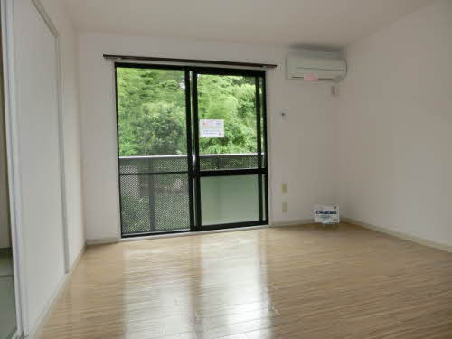 メゾントランキル A棟の洋室