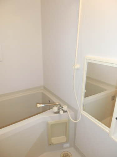 メゾントランキル A棟の浴室