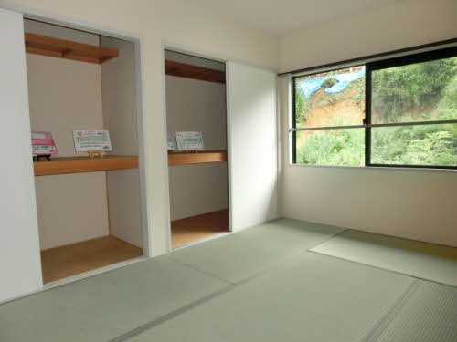 メゾントランキル A棟の和室