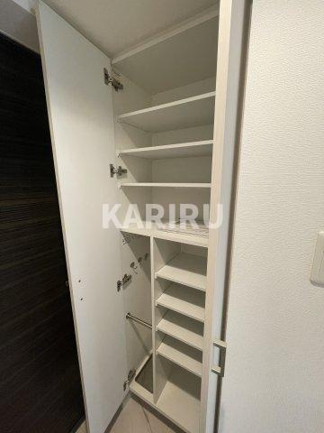 エスリード京橋WEST の玄関