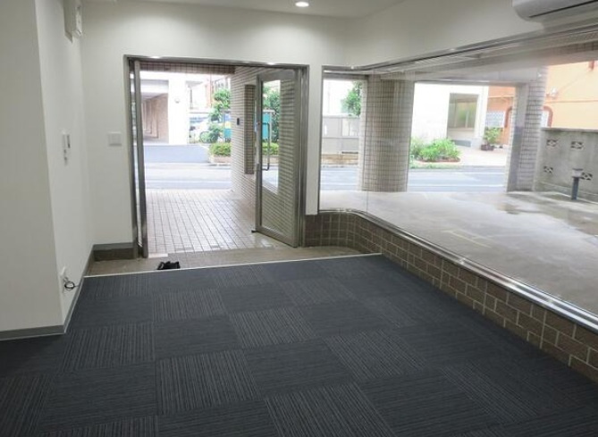 川口市芝新町の店舗事務所の内装