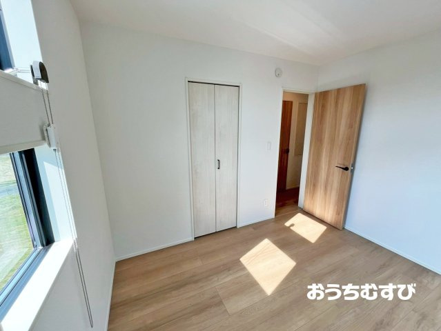 瀬戸市山の田町(全3棟)の洋室