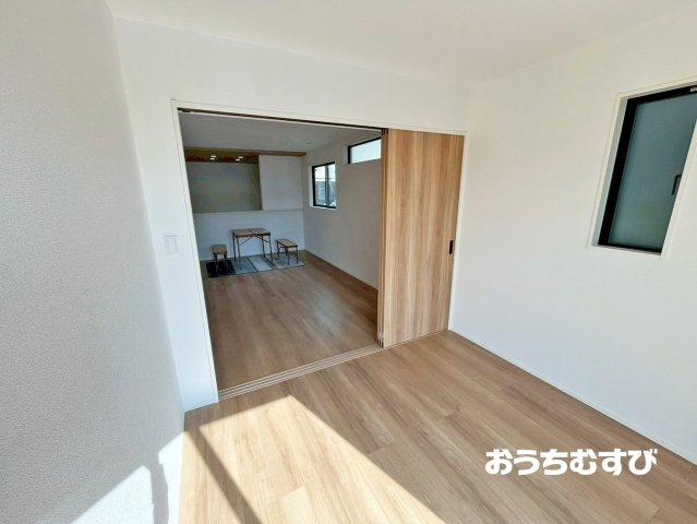 瀬戸市山の田町(全3棟)の洋室