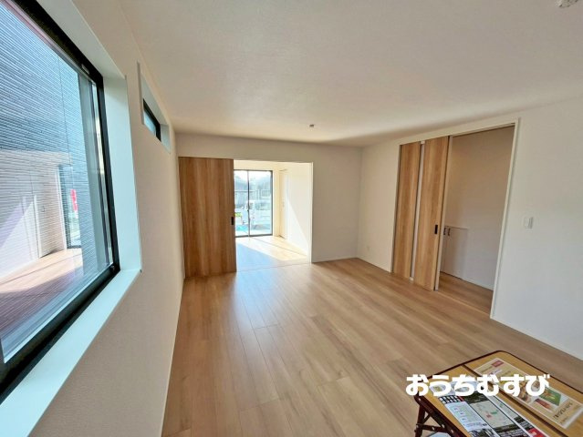 瀬戸市山の田町(全3棟)の居間・リビング