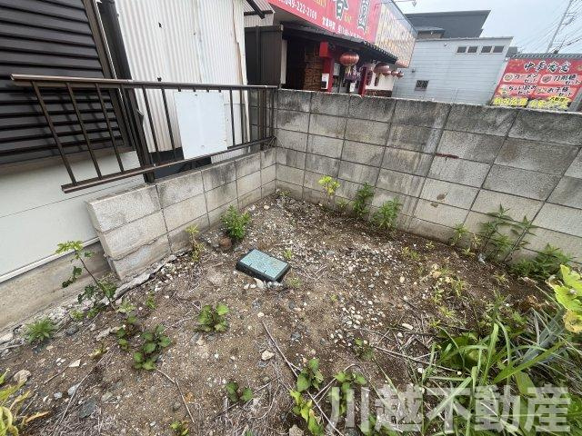 古き良き川越の街の住宅用地のその他|東側の民地を経由して水道が引き込まれています