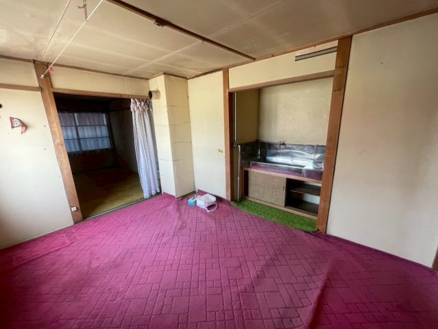 川北町6-7貸店舗の居間・リビング