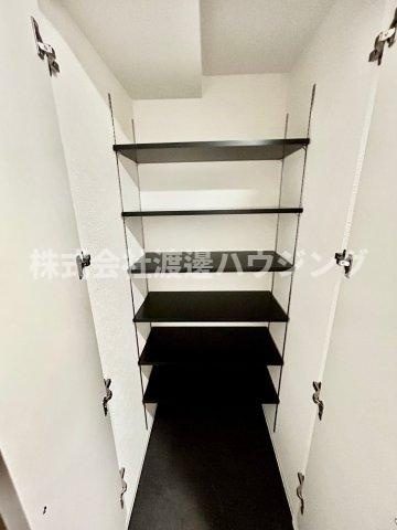 セレニテ江坂グランデの収納|天井高シューズBOX