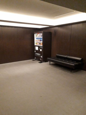 パークキューブ春日安藤坂のエントランス