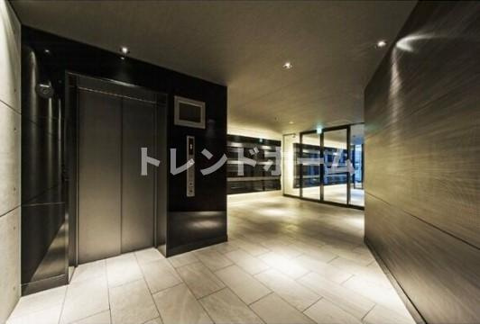 レオンコンフォート本町のエントランス|選べる家電プランあり！！