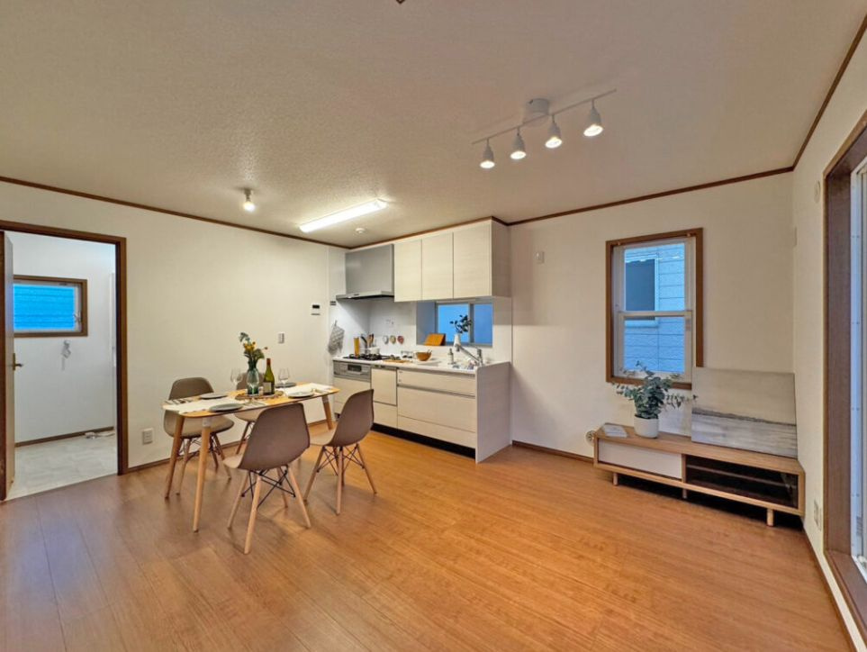 藤沢市西富2丁目　中古戸建の居間・リビング|リビングです