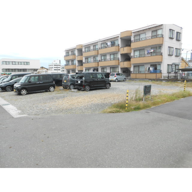 岐阜市須賀２丁目の駐車場の外観