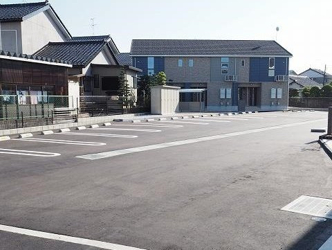 ソフィアＤの駐車場|車をお持ちの方に嬉しい駐車場付きの物件です