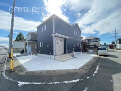 【前面道路含む現地写真】 | 前橋市山王町7期 A号棟 | 角地です。