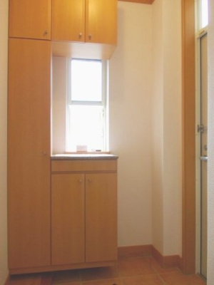 【玄関】 | リバーサイド　ヴィラ