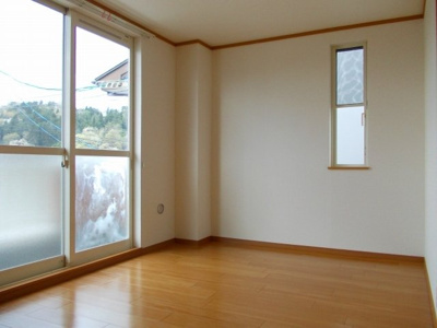 【居間・リビング】 | リバーサイド　ヴィラ