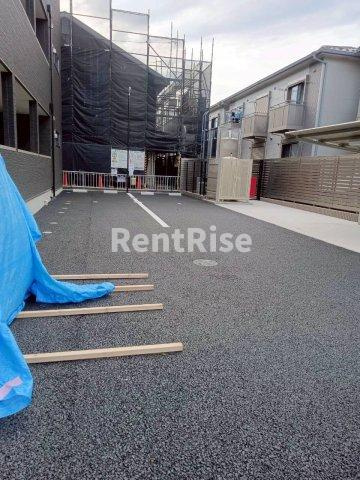 ニュー令和の駐車場
