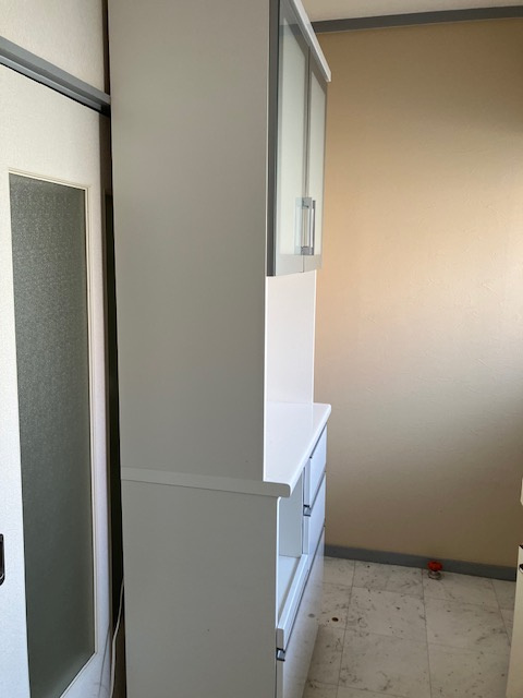 ロイヤルパレスコスモスの内装|食器棚付き