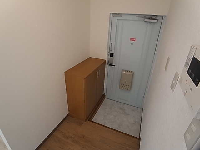 神戸市須磨区白川台６丁目の賃貸マンションの玄関|シューズボックス付き