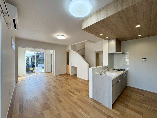 【居間・リビング】の画像