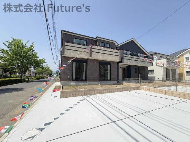 吉川市きよみ野2丁目　新築戸建　全5棟　C号棟の外観|カースペース3台停められる広々とした邸宅です