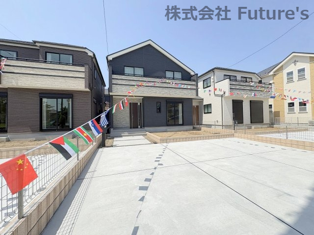 吉川市きよみ野2丁目　新築戸建　全5棟　D号棟の外観|カースペース3台停められる広々とした邸宅です