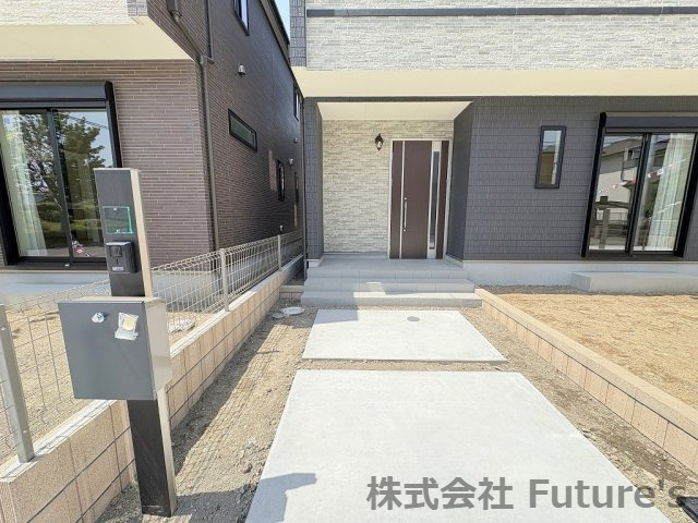 吉川市きよみ野2丁目　新築戸建　全5棟　D号棟のエントランス|玄関アプローチです