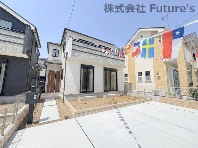 吉川市きよみ野2丁目　新築戸建　全5棟　E号棟の外観|ZEH水準の省エネ住宅！角地に位置する開放的な邸宅です