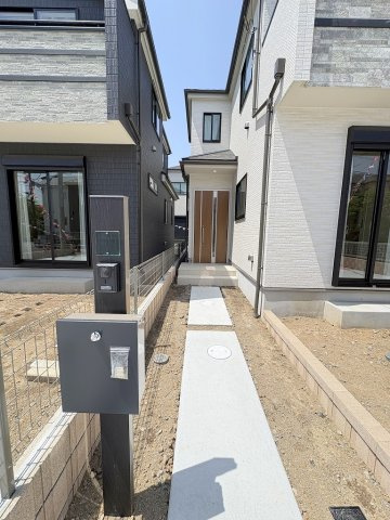 吉川市きよみ野2丁目　新築戸建　全5棟　E号棟のエントランス|玄関アプローチです