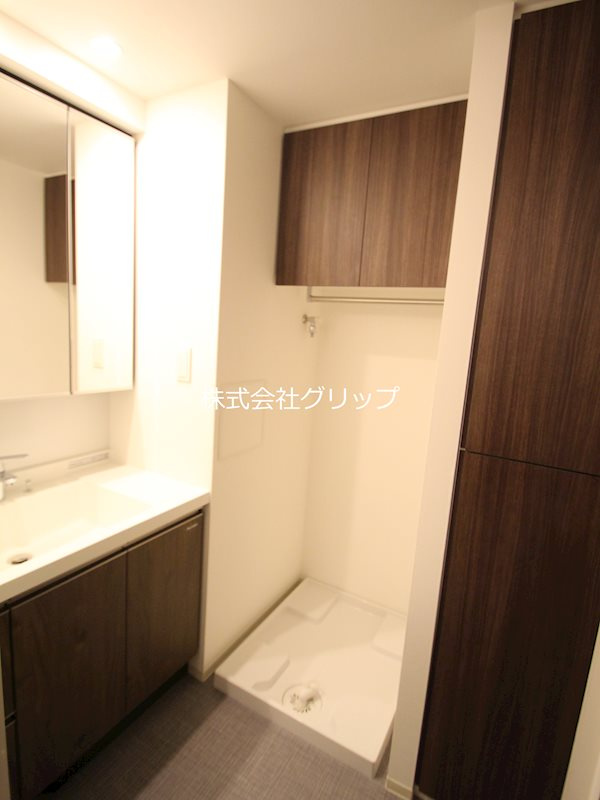 ラティエラ横濱鶴見の独立洗面台