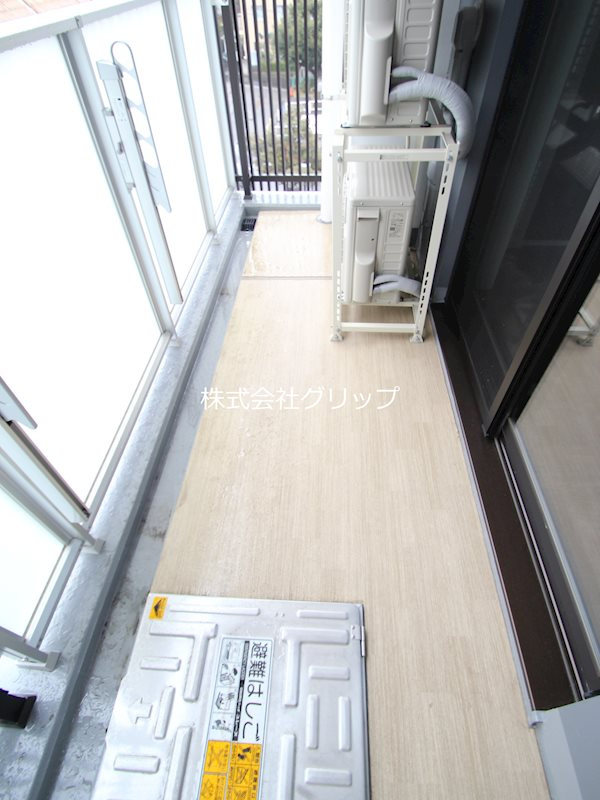 ラティエラ横濱鶴見のバルコニー