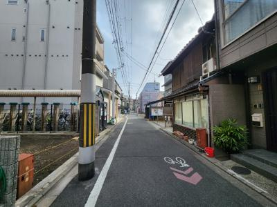フラット136の収納|前面道路