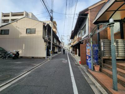 フラット136の地図|前面道路