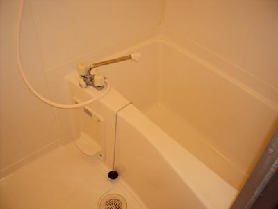 フラット136の浴室